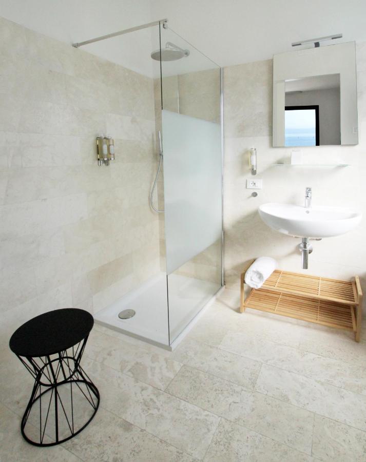 Aqva Boutique Hotel (Adults Only) Sirmione Bilik gambar